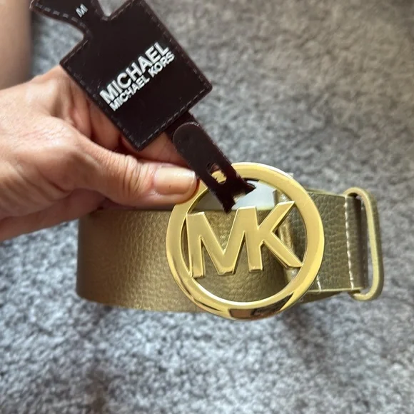 NWOT Michael Kors Gold with Gold Signature Logo Belt Size Medium - Picture 4 of 4